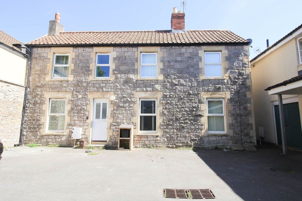 Property photo 1 of 5