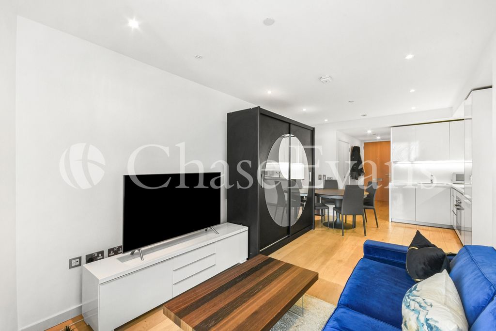 Property photo 3 of 11 The Strata, Walworth