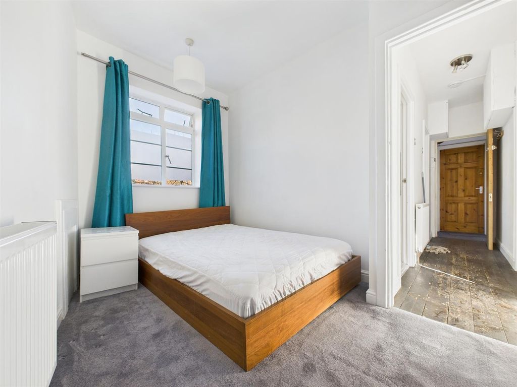 Property photo 3 of 5 Cam04237G0-Pr0242-Still003.Jpg