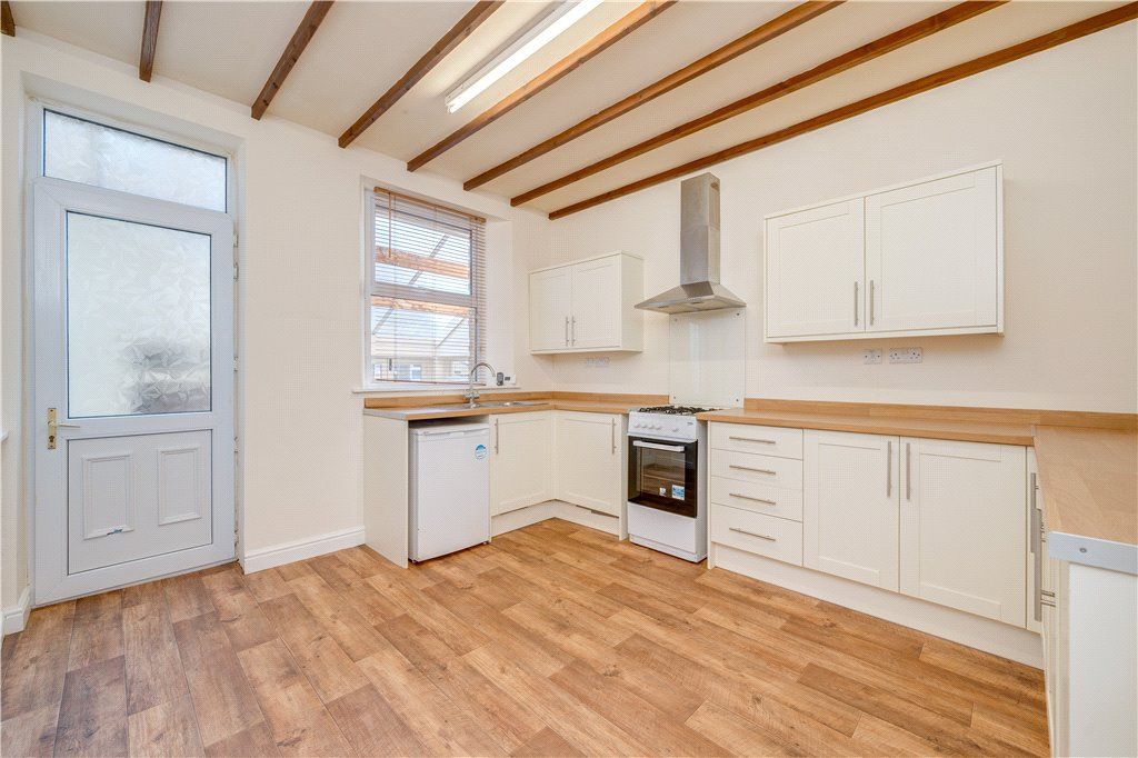 Property photo 2 of 14 Dining Kitchen