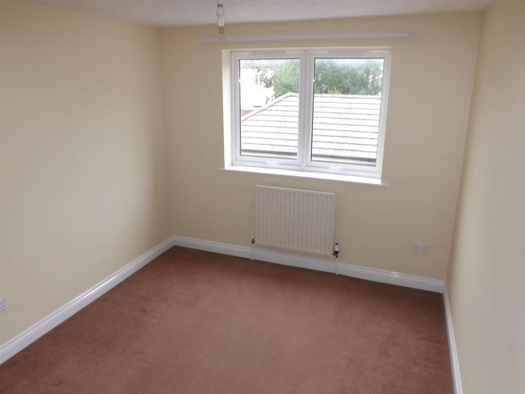 Property photo 3 of 7 Bedroom 2