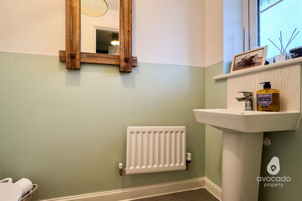 Property photo 2 of 20 4836792