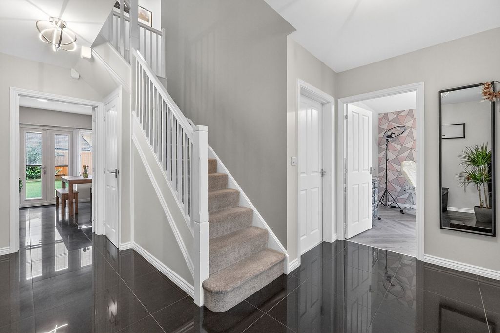 Property photo 3 of 51