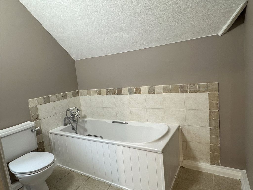 Property photo 3 of 17 Picture No. 29