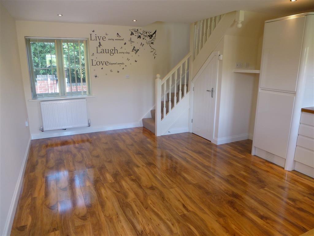 Property photo 3 of 11 Living Room