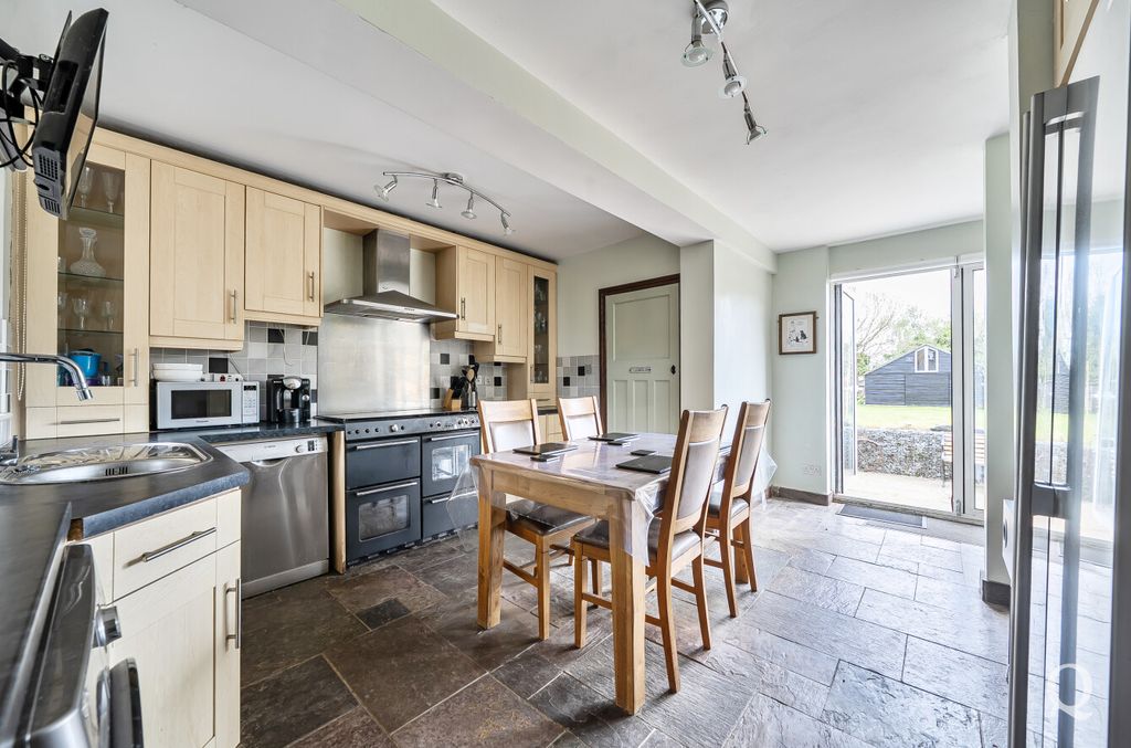 Property photo 2 of 23 A7312514-7989-46A...