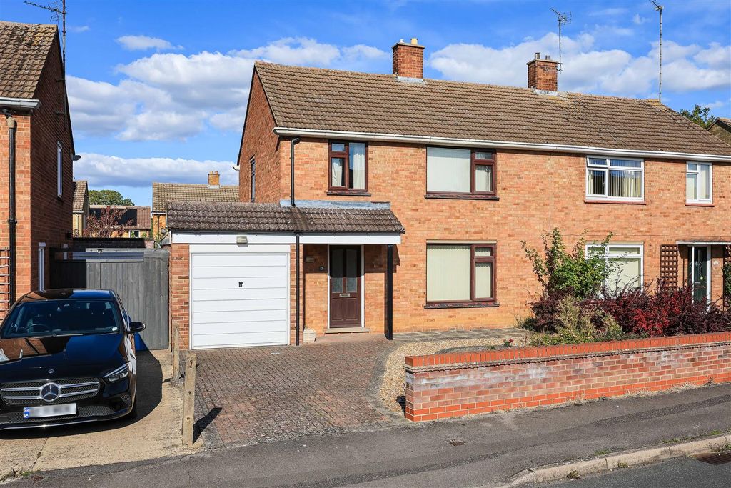 Property photo 1 of 16 Img (3).Jpg