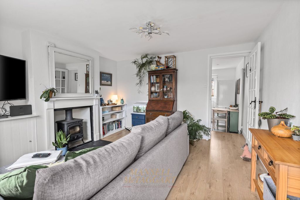 Property photo 2 of 9