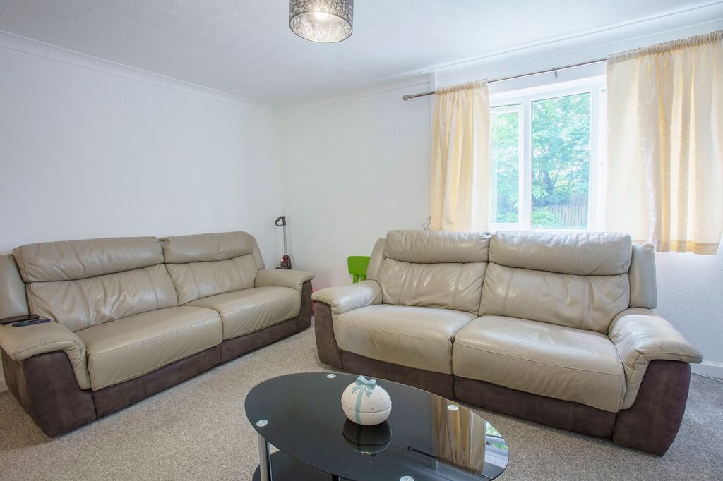 Property photo 3 of 12