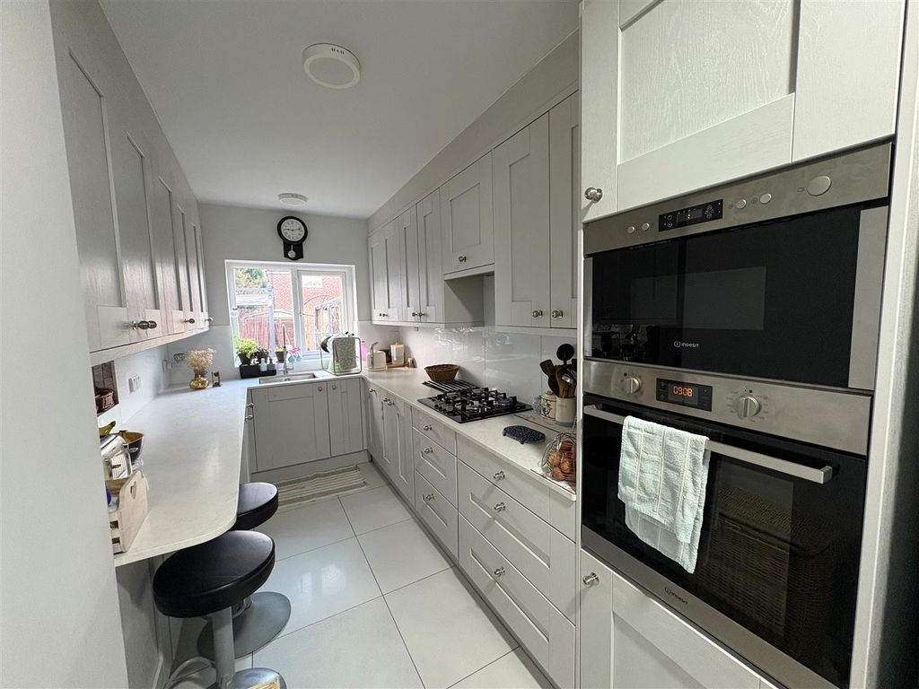 Property photo 3 of 18