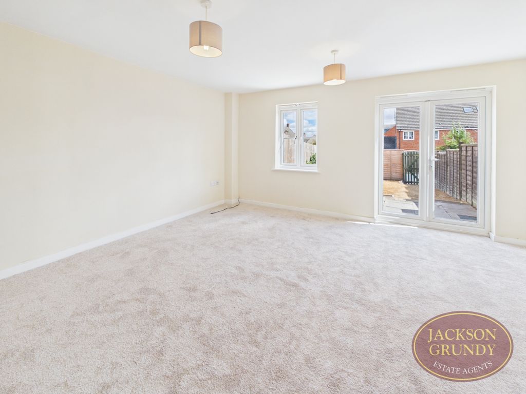 Property photo 2 of 12 St Crispin Drive