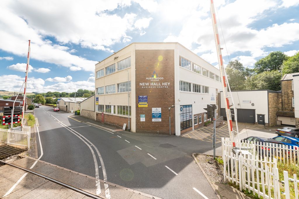 Property photo 1 of 15 Photo 9