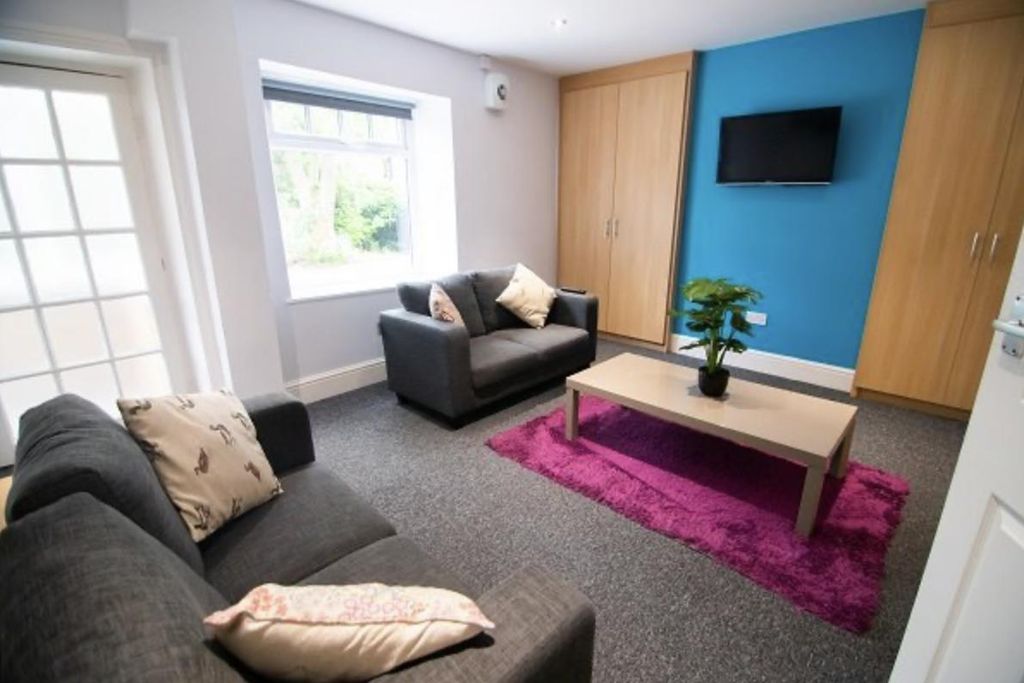 Property photo 2 of 17 2.Png