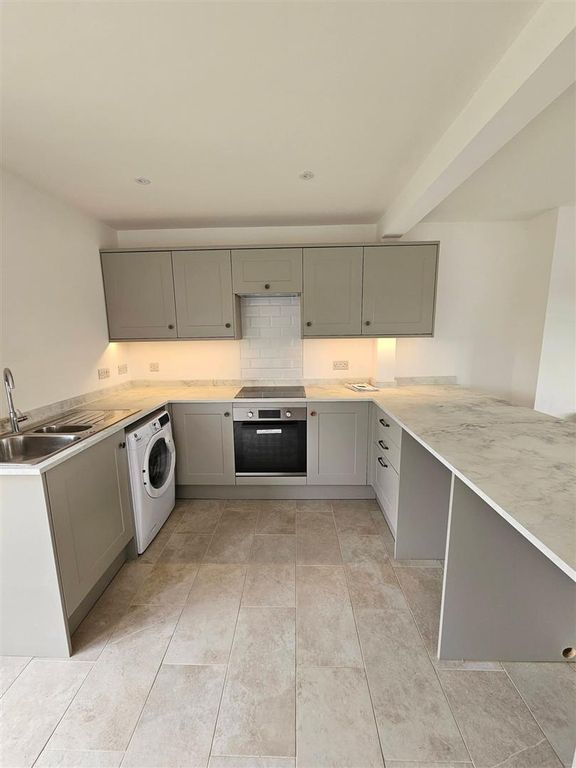 Property photo 3 of 8 97968.Jpg