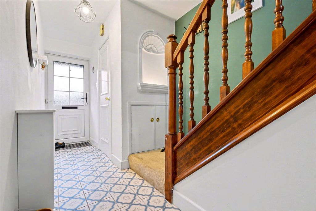 Additional image 6 of 3 bed property for saleThe Cloisters, Nottingham NG9