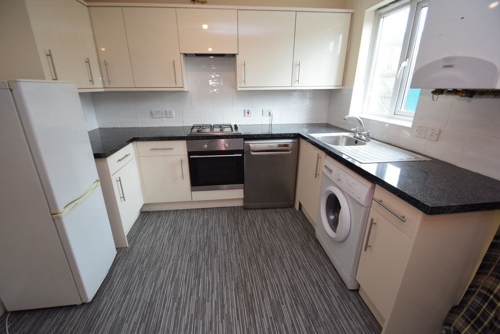 Property photo 3 of 8 Room