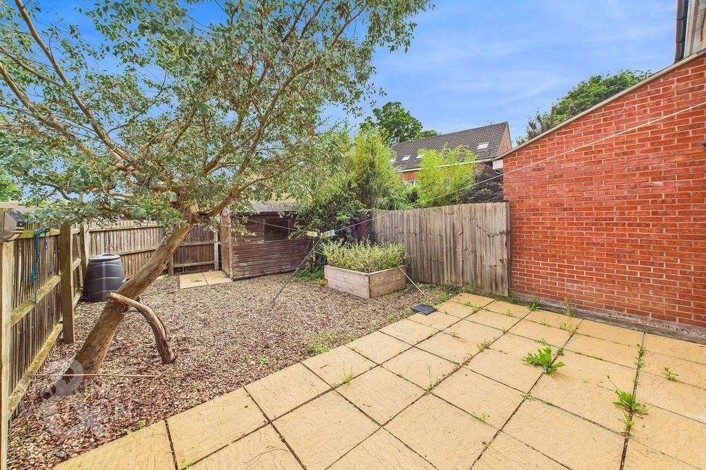 Property photo 3 of 20