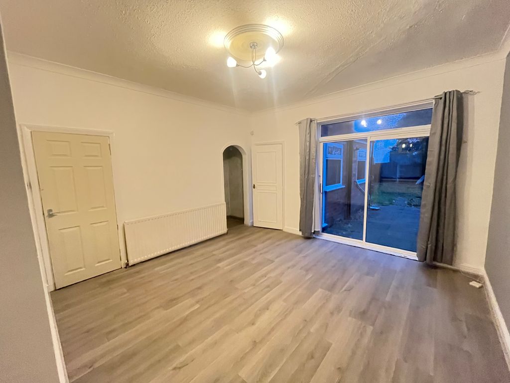 Property photo 3 of 10 Image