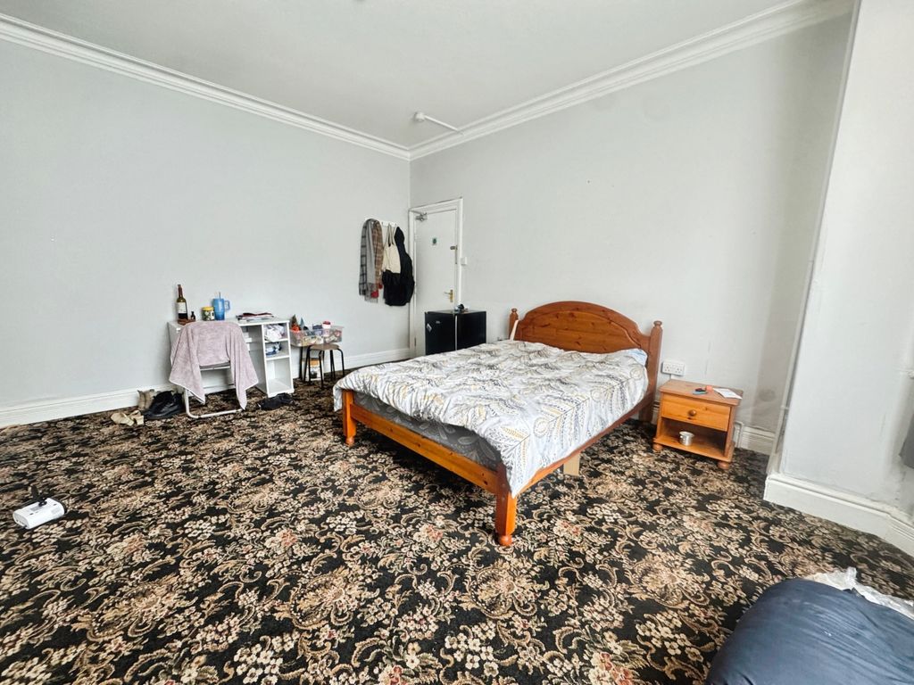 Property photo 3 of 10 Image