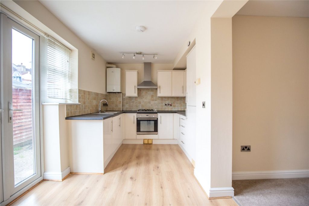 Property photo 2 of 15 Picture No. 05