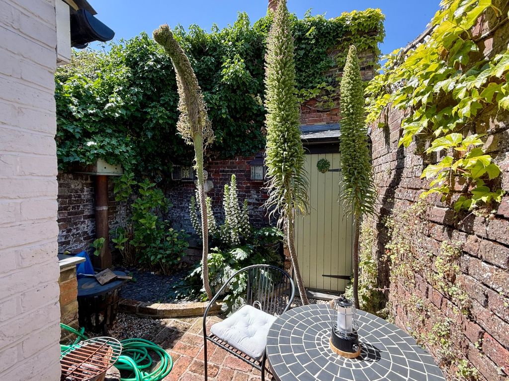 Property photo 3 of 15 Picture No. 10