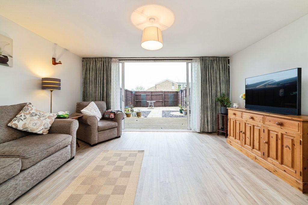 Property photo 2 of 17 Pbox-Img.Jpg