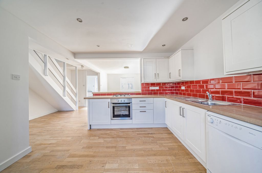 Property photo 2 of 17 1357425-20-68d2c8...