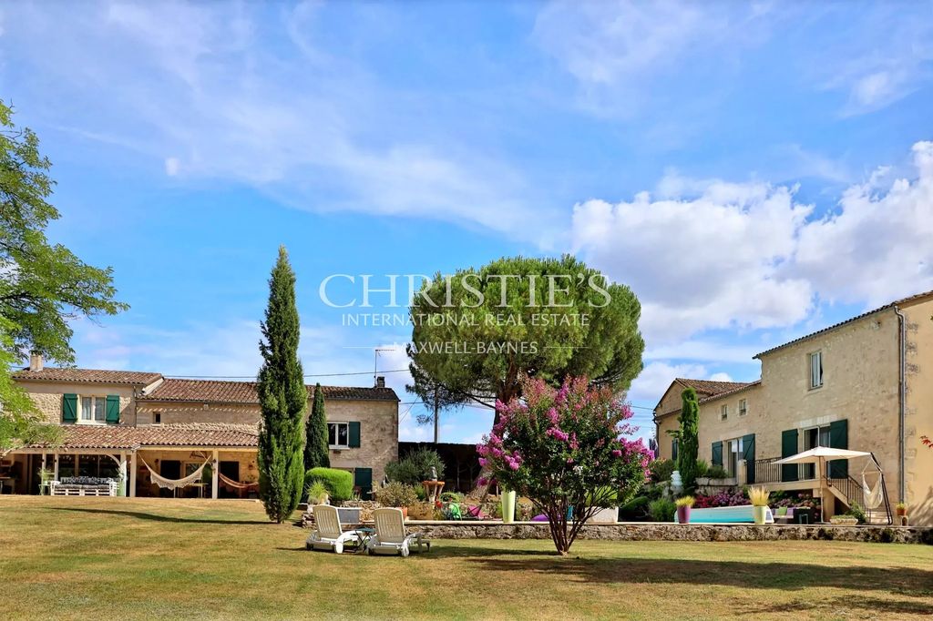 Property photo 1 of 24 Property Very Well Maintained: A Large Gîte, Two Guest Rooms, And A Main House.