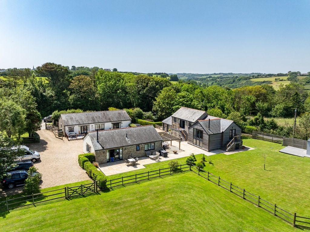 Property photo 2 of 53 5206406