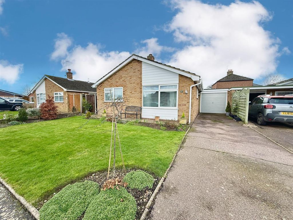 Property photo 1 of 17 Front Aspect