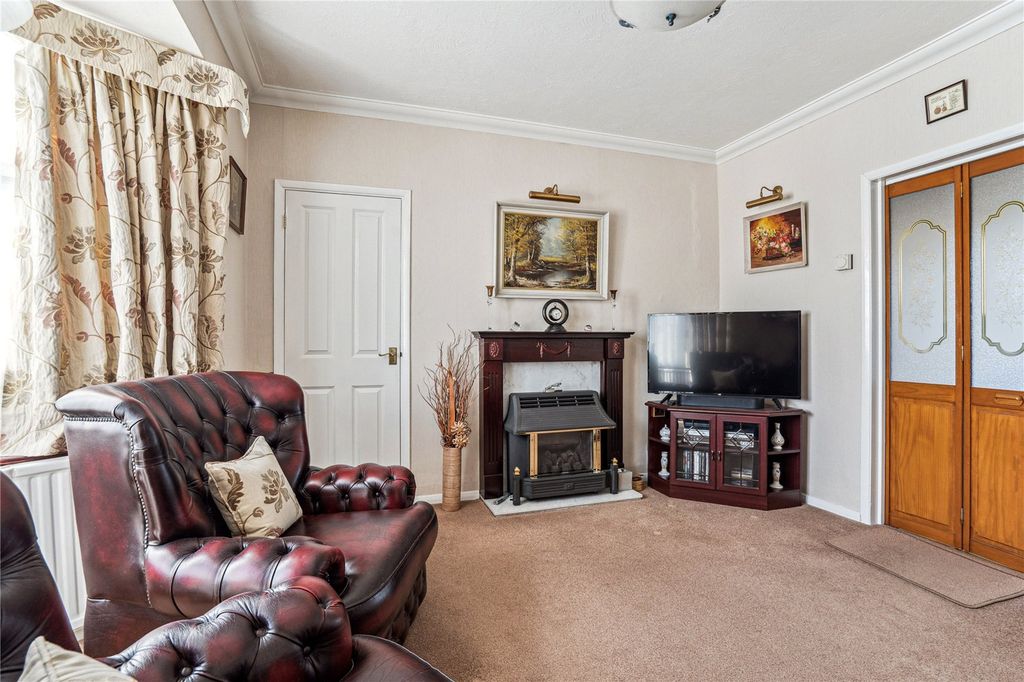 Property photo 2 of 17 Family Room