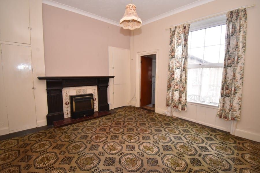 Property photo 3 of 13