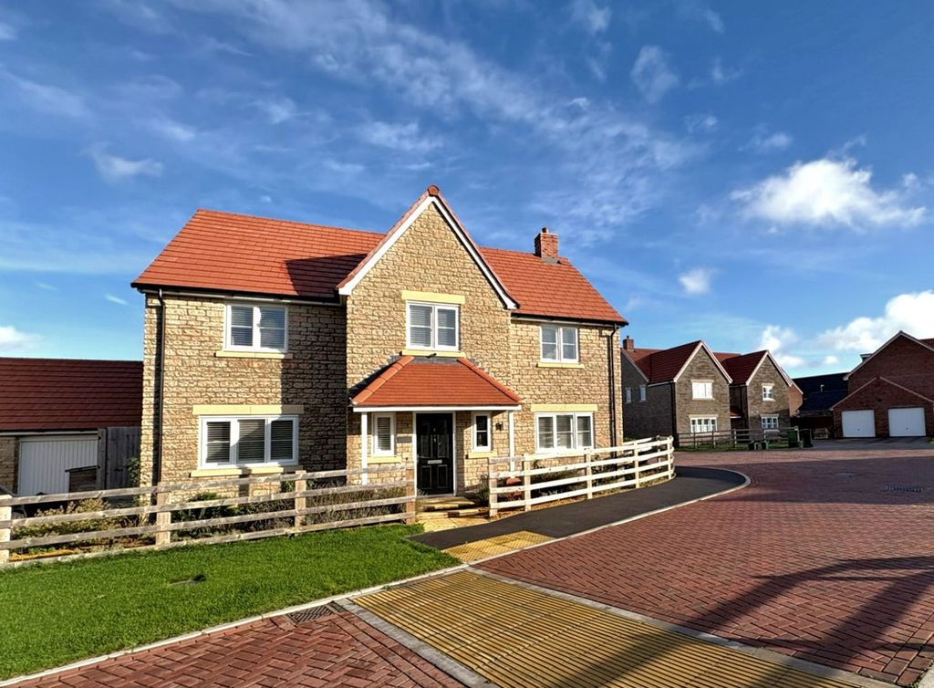 Property photo 1 of 28