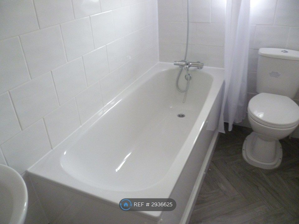 Property photo 3 of 35