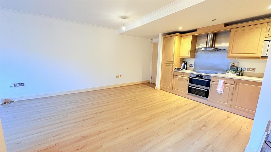 Property photo 3 of 11 Img_1884.Jpg