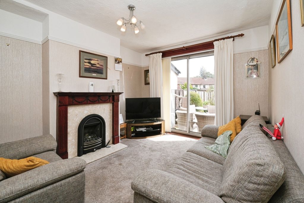 Property photo 3 of 16 Photo