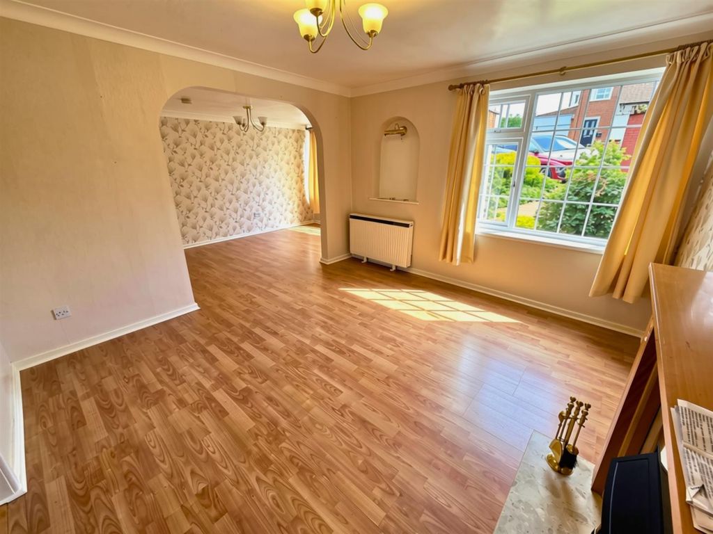 Property photo 3 of 17 Bramcote Drive - Lounge.Jpg