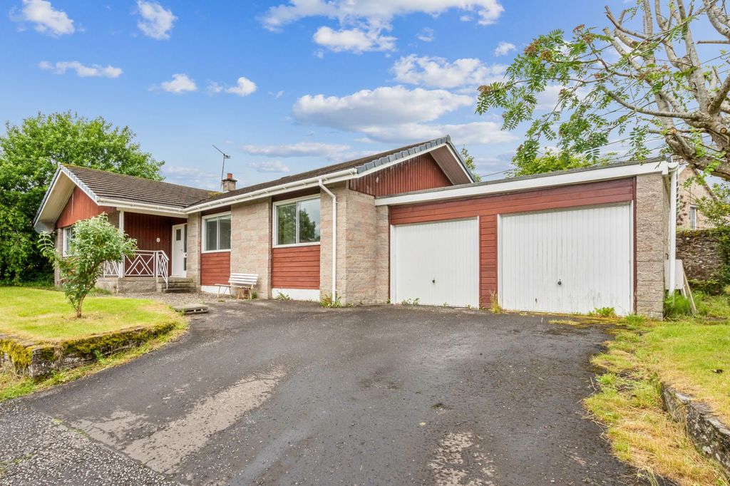 Property photo 1 of 18