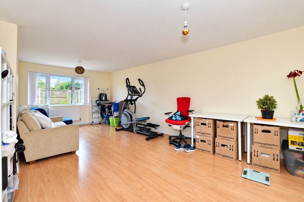 Property photo 3 of 8