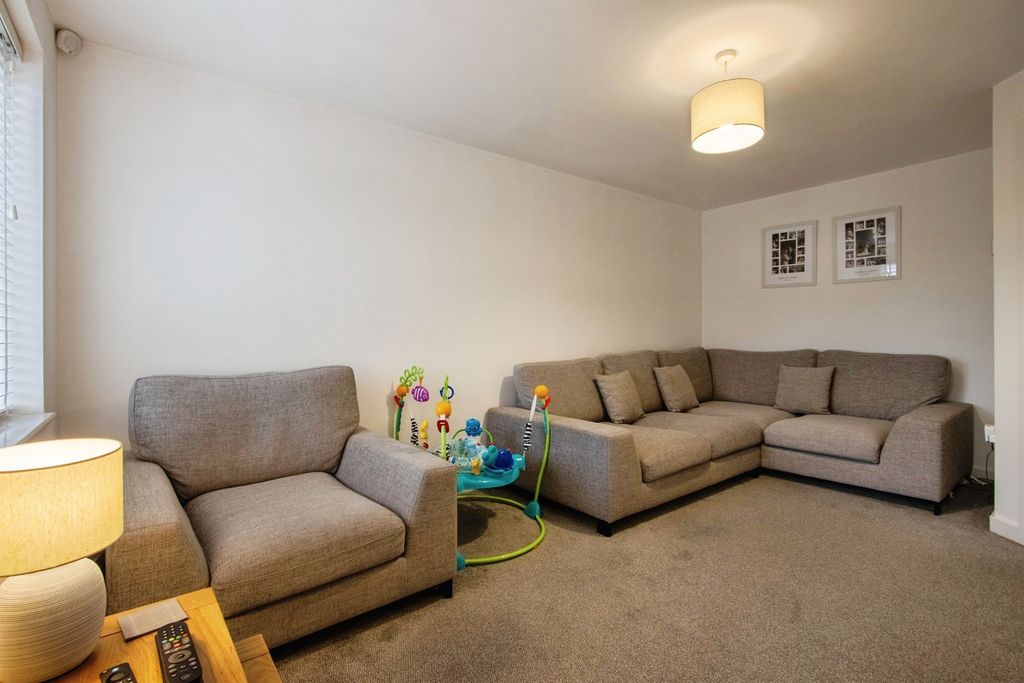 Property photo 3 of 15