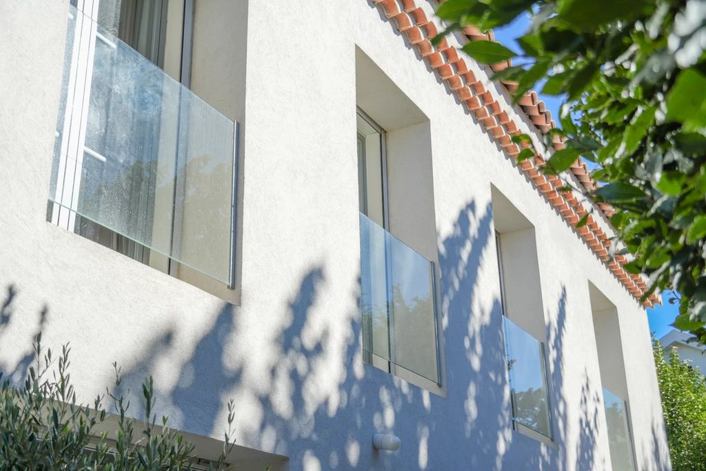 Property photo 3 of 37