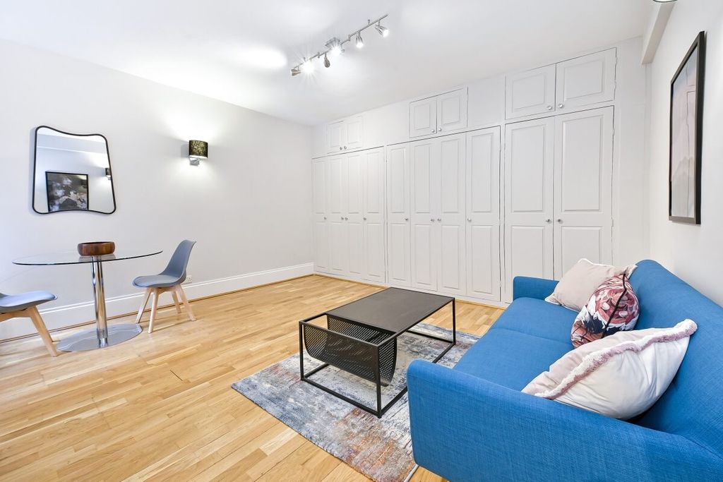 Property photo 3 of 9 Jll