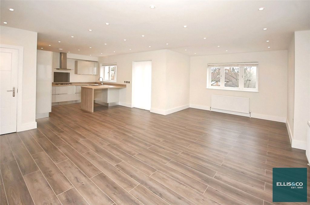 Property photo 1 of 8 Picture No. 16