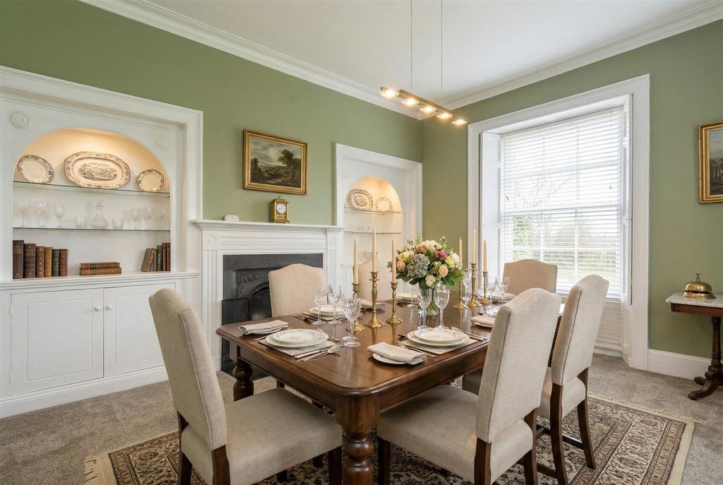 Property photo 3 of 16 Dining Room.Png