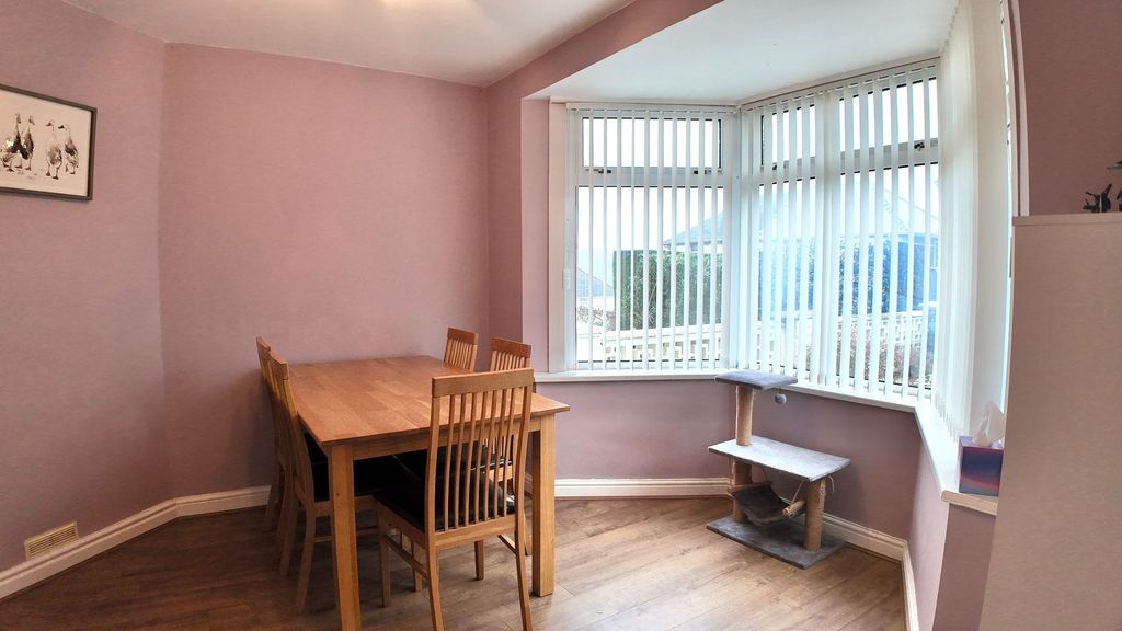 Property photo 2 of 26