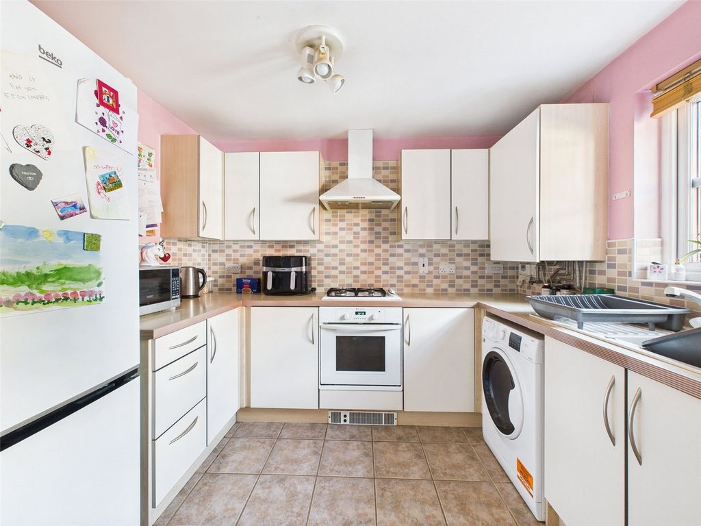 Property photo 2 of 16 Picture No. 12