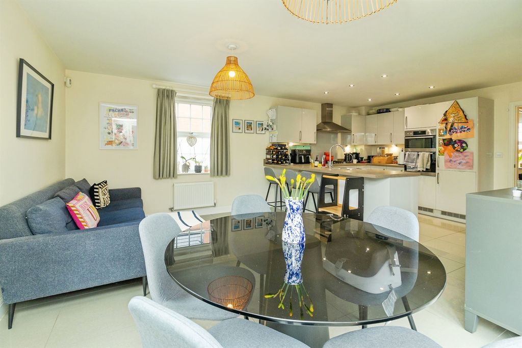 Property photo 3 of 29