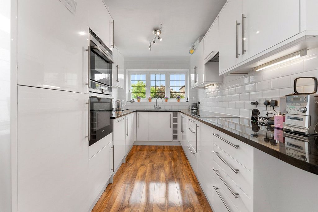 Property photo 3 of 19 Picture No. 12