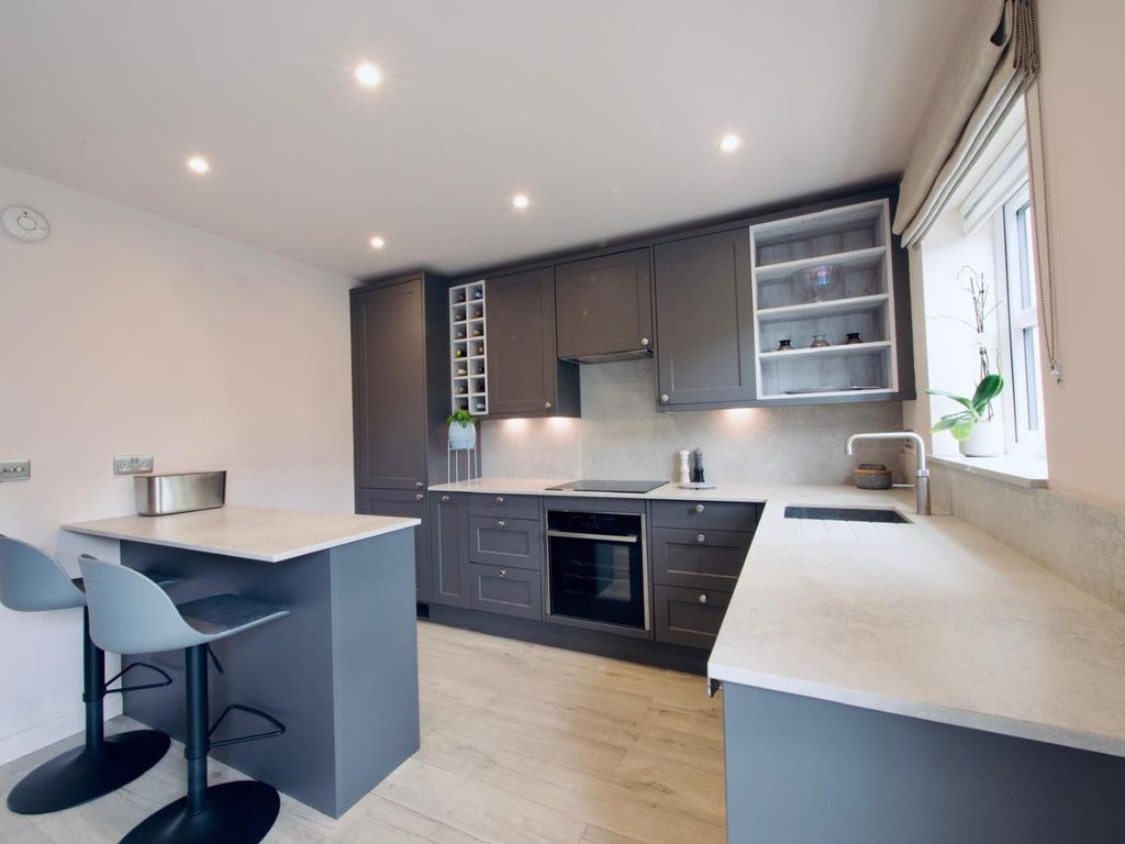 Property photo 3 of 20 1000013084.Jpg