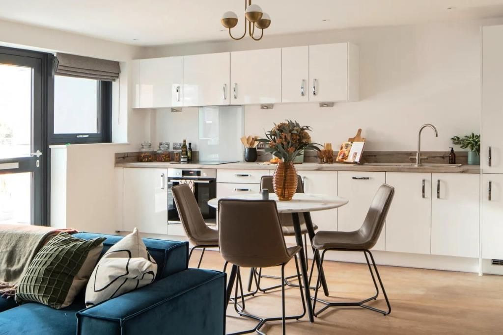 Property photo 2 of 9 Salford Quays - 3.Jpg